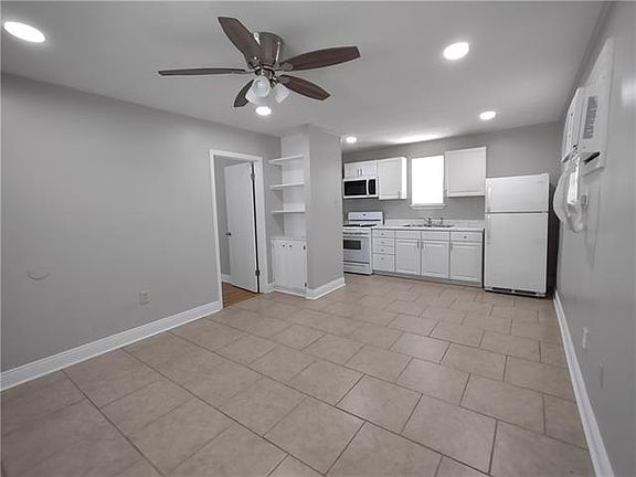 2nd image of 116 Yorke St #C