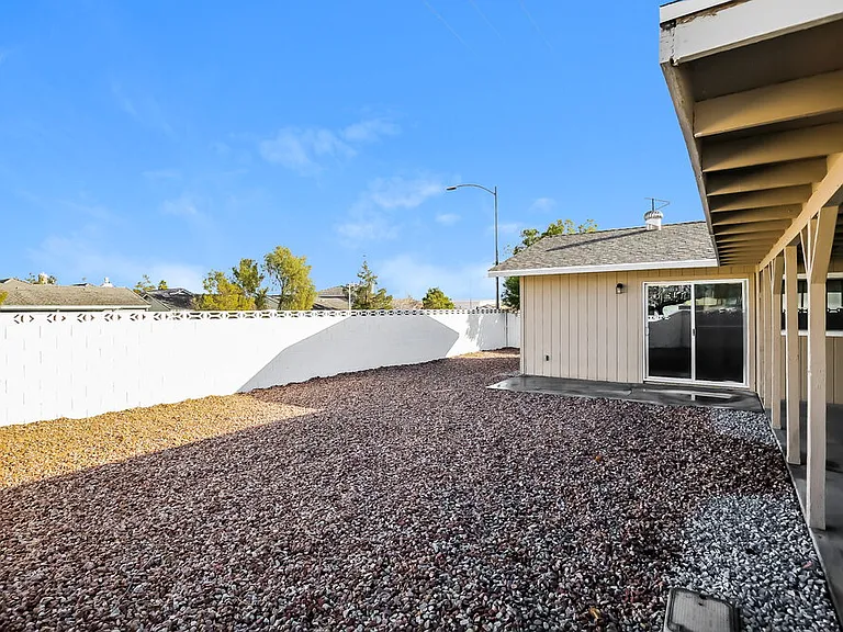 8240 Stapleton Ave — Photo 16