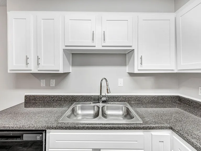 Landmark Woods Apartment Homes — Photo 29