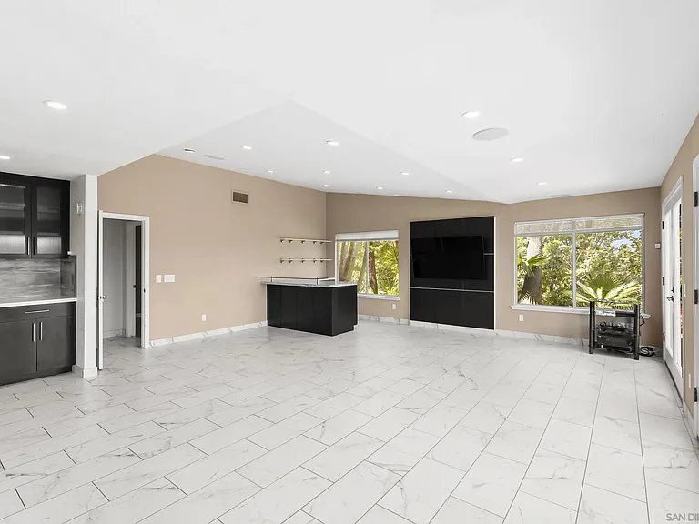 6518 Monte Fuego — Photo 26