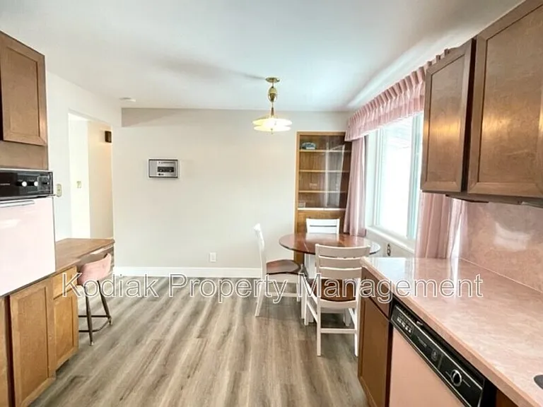 4099 S Madison Ave — Photo 25