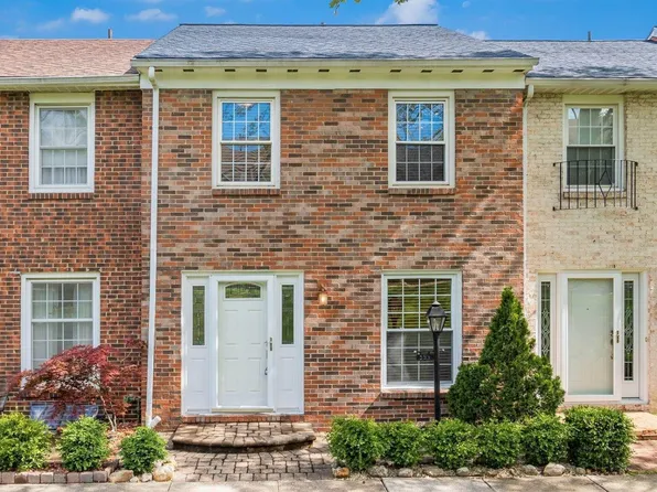 599 Dlyn St, Columbus, OH 43228
