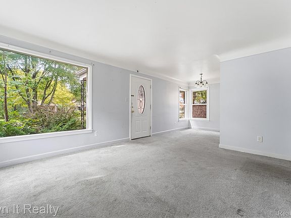 5th image of 3331 Harding St