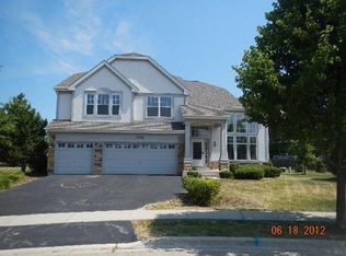 1441 White Oak Ln, West Chicago, IL 60185