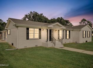 2001 Arnold St, Waveland, MS 39576