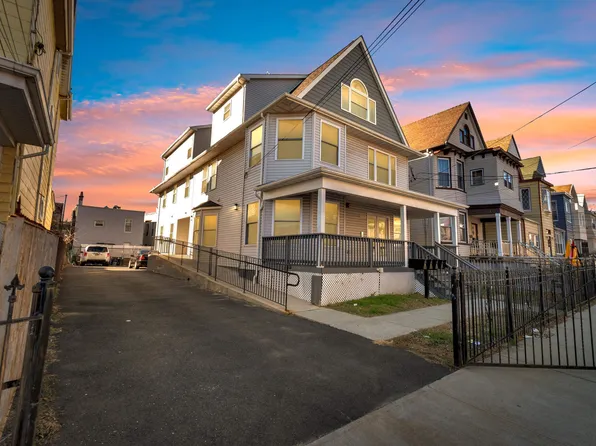 133 Pearsall Avenue image 1 of 7