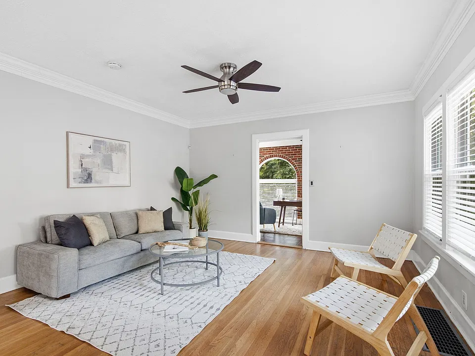 866 Moreland Ave SE