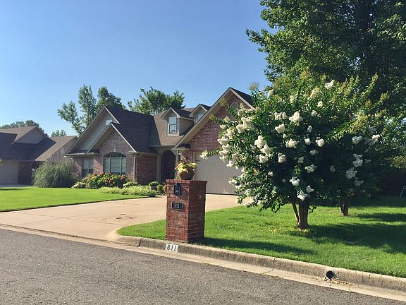 3rd image of 811 Muscadine Ln