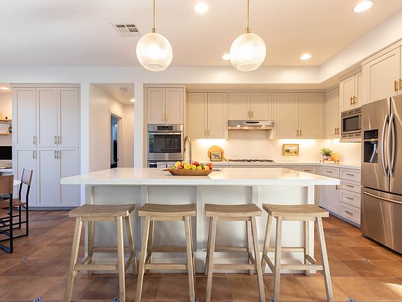 2nd image of 2615 Fallsview Rd