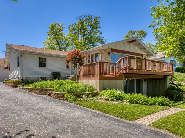 33142 N Cove Rd, Grayslake, IL 60030