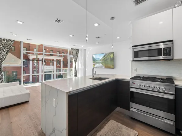 1769 East 13th Street image 2 of 17