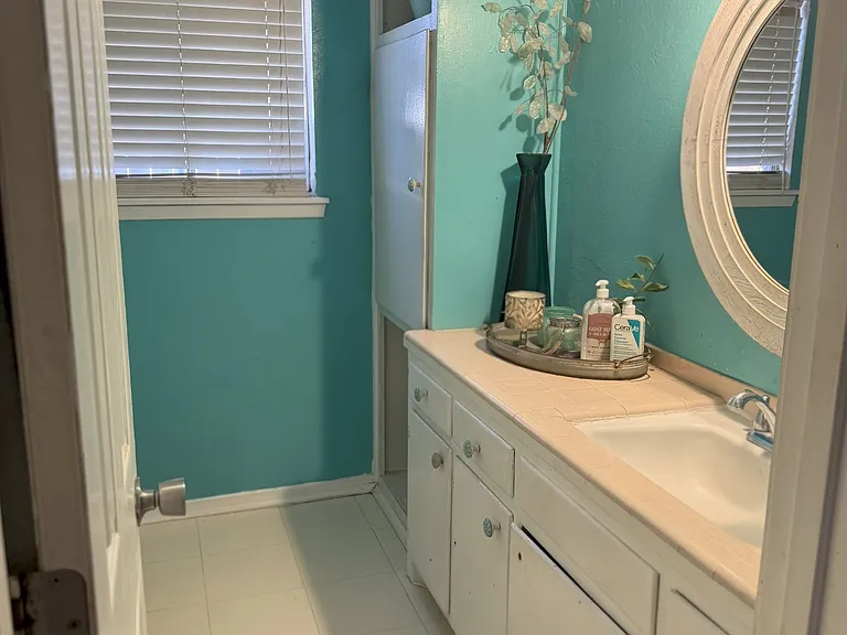 4317 Douglas Ave — Photo 2