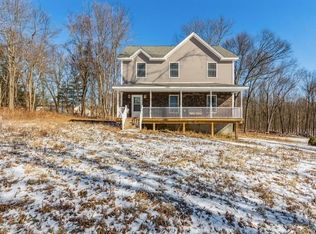 7 Quaker St, Wallkill, NY 12589