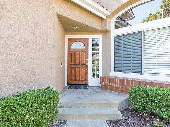 4th image of 2550 Redrock Dr