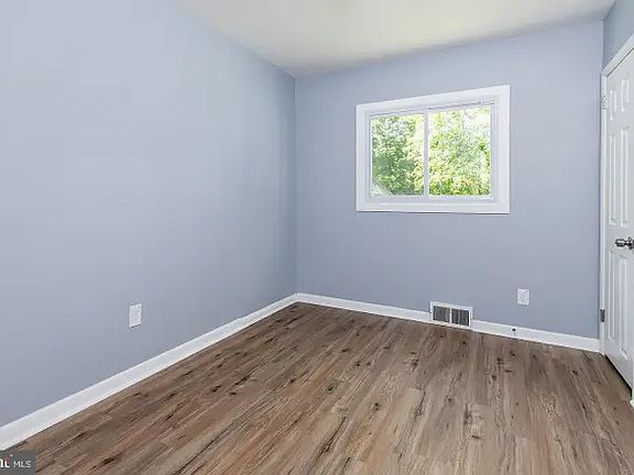 4th image of 317 Pomona Ave