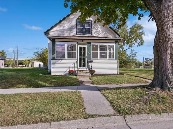 807 N St SW, Cedar Rapids, IA 52404