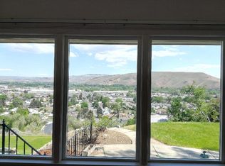 313 Hillcrest Dr #A, Selah, WA 98942