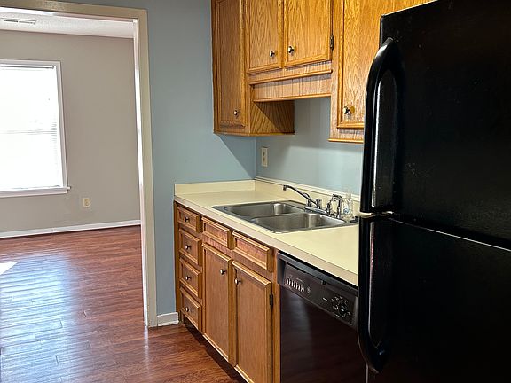 4th image of 2905 Cathedral Ln