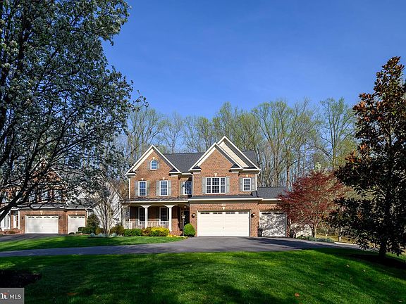 3rd image of 720 Fantail Ct