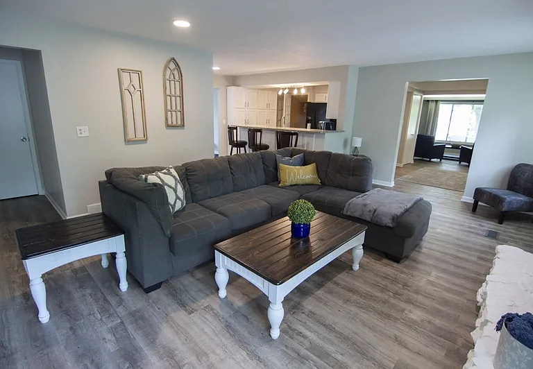 6125 Broadview Rd — Photo 13