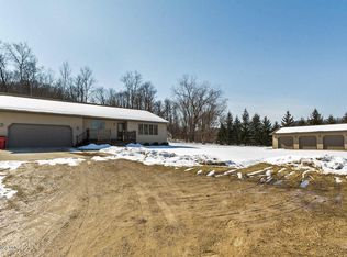 30525 Millers Creek Ct, Lake City, MN 55041
