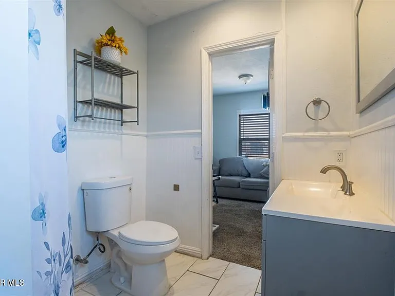 2725 Desert St #2725 — Photo 11