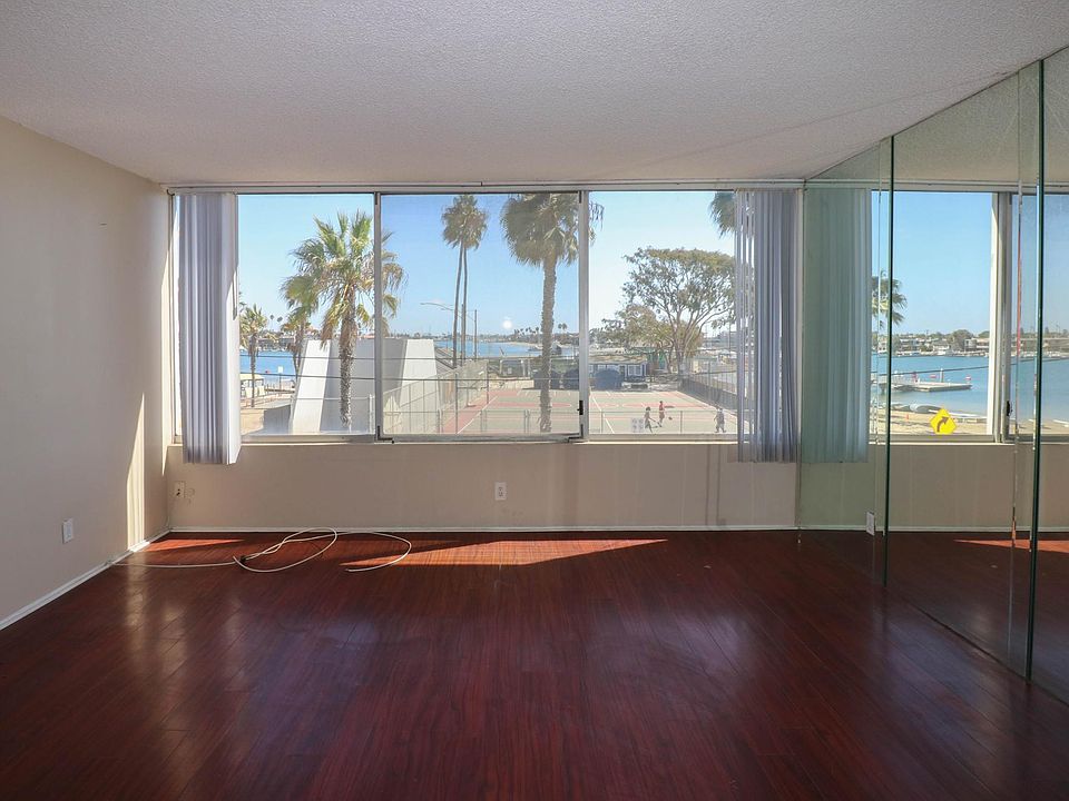 1st image of 15 54th Pl APT 18