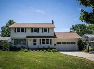 7002 Fox Hill Dr, Solon, OH 44139