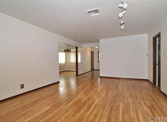 3rd image of 6058 Goodland Ave