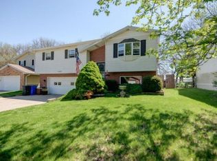 3688 Plover Dr, Decatur, IL 62526