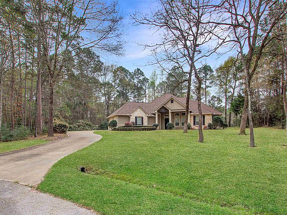 3rd image of 15207 Maple Leaf Ct