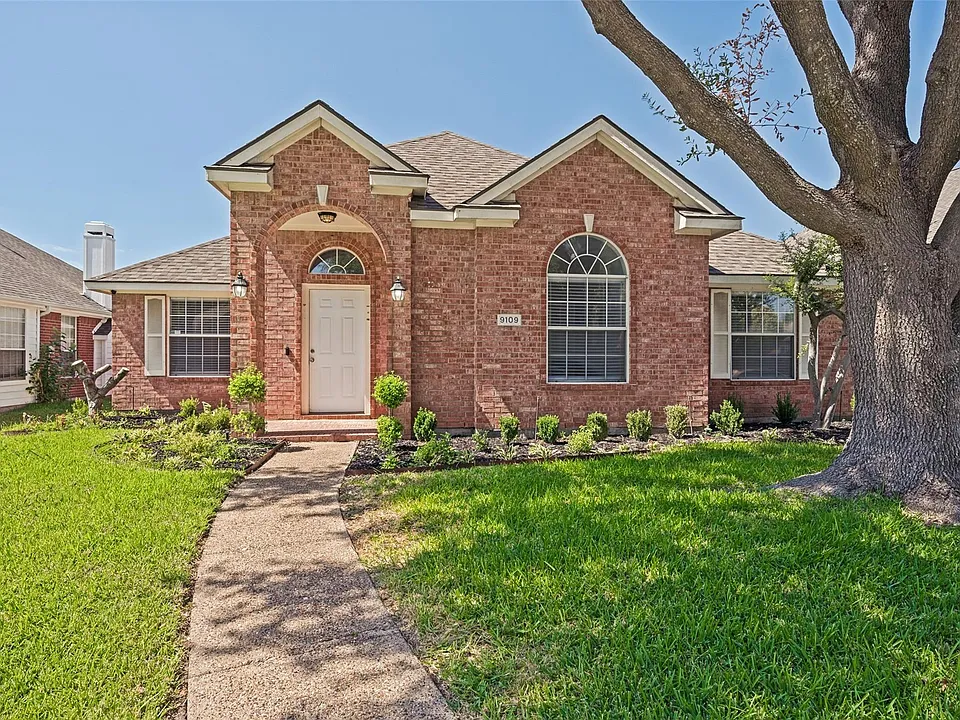 9109 Azinger Dr