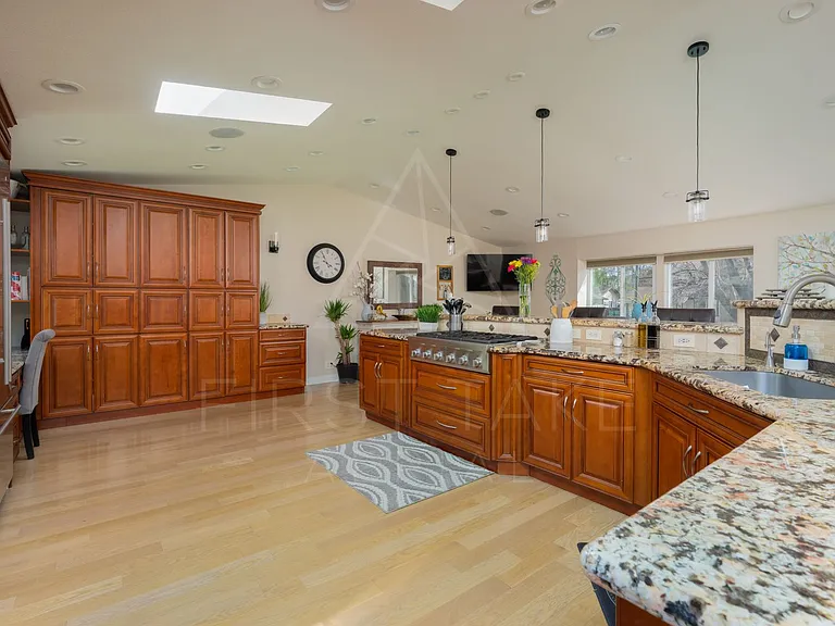 4325 Mendocino Ln — Photo 1