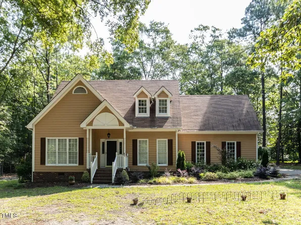 301 Monterey Ct, Benson, NC 27504