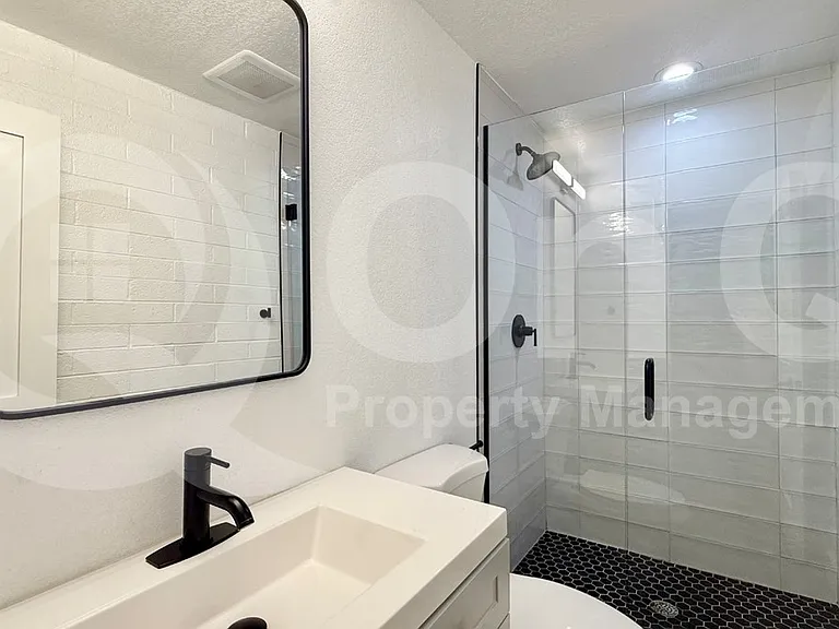 1840 W Thomas Rd #14 — Photo 11