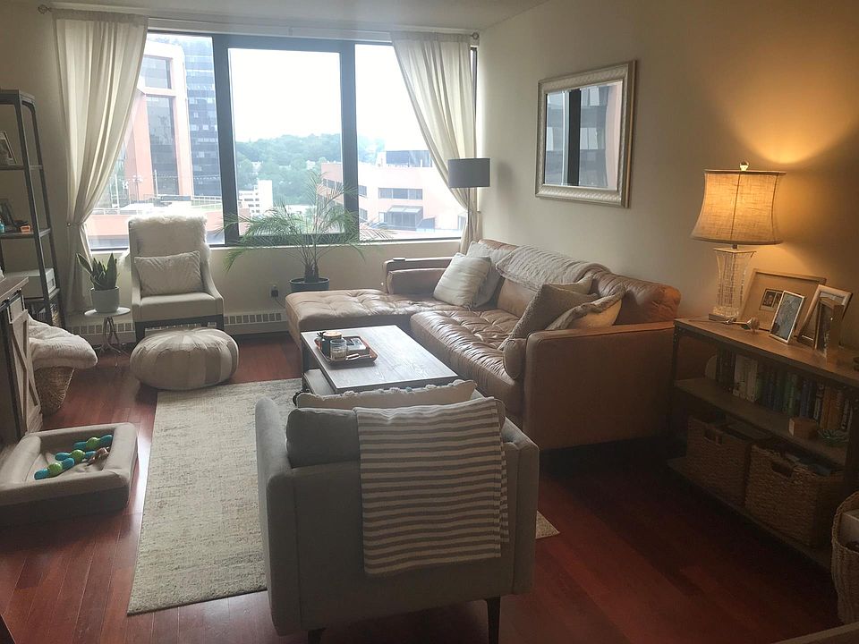 1st image of 4 Martine Ave APT 1221