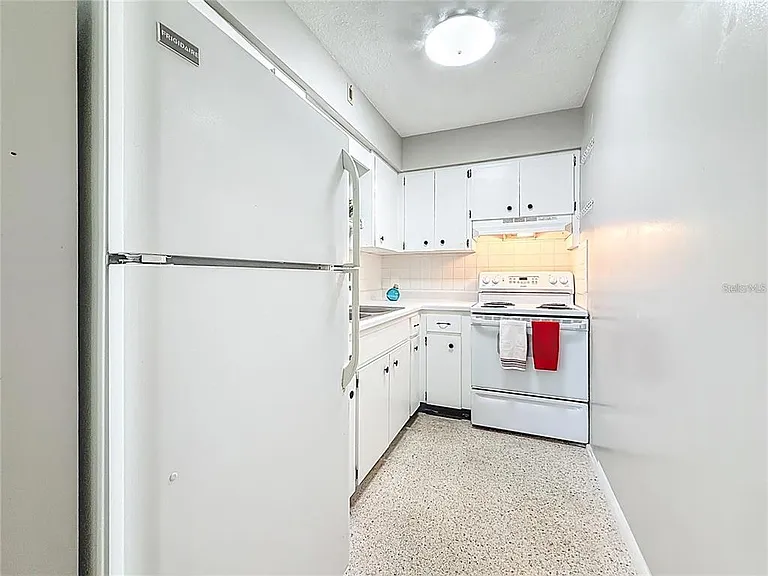 250 Rosery Rd NW #283 — Photo 8