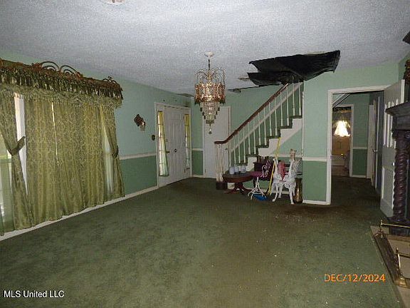 3rd image of 217 Broadmoor Dr