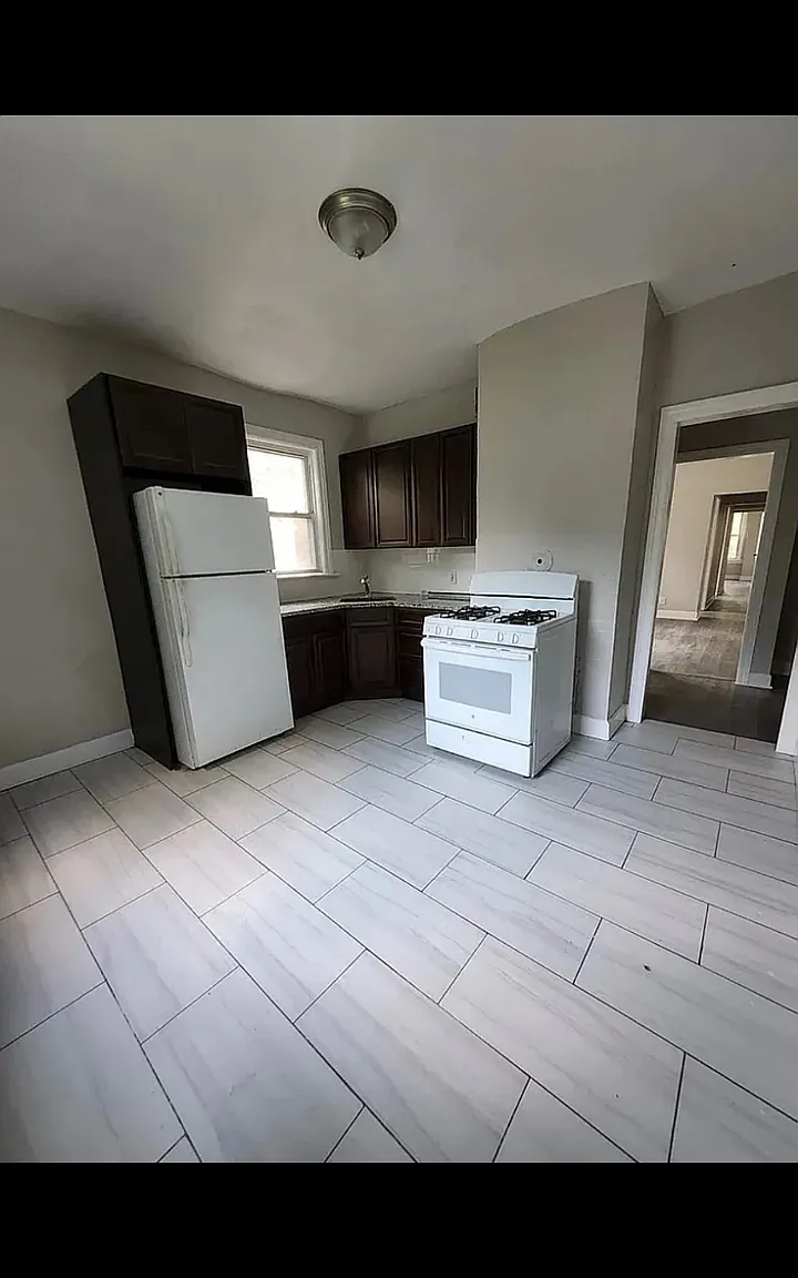 3 bed, $1,850 — Photo 1