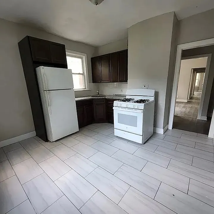 136 Shepard Ave #5A
