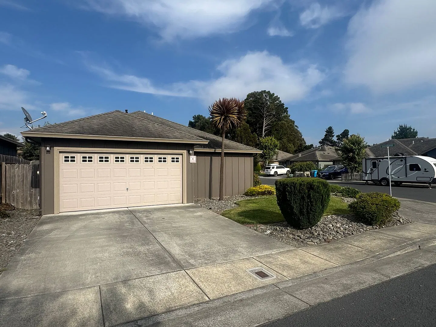 Lovely Loleta! Executive 3 bed, 2 bath home — Photo 3