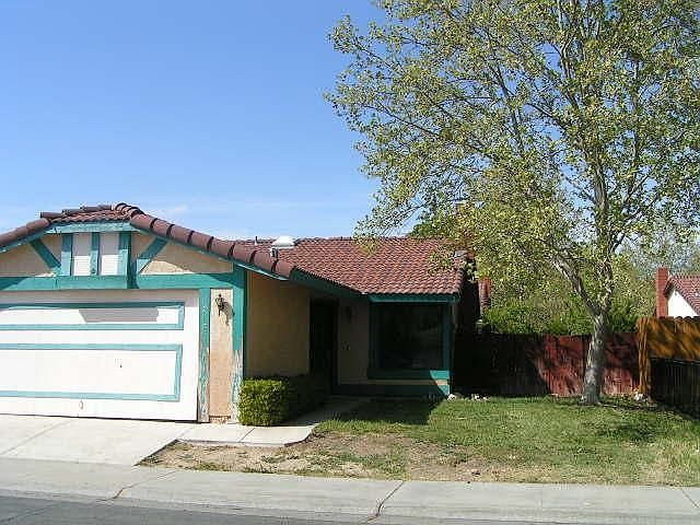 1st image of 217 Oak Meadow Ln