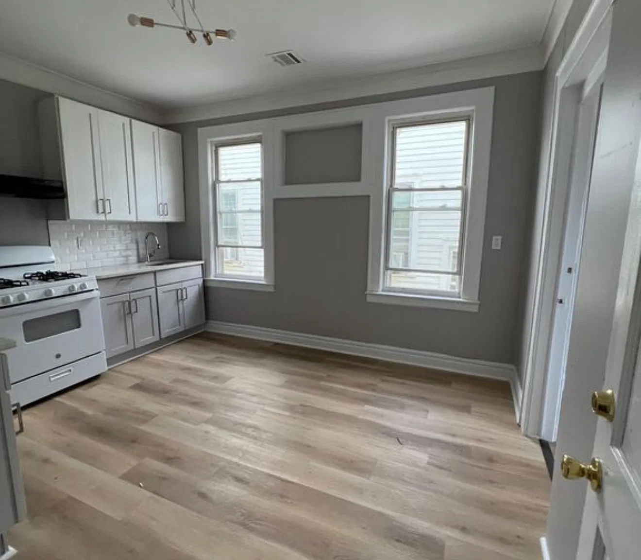 3 bed, 1.5 bath, $2,350 — Photo 1