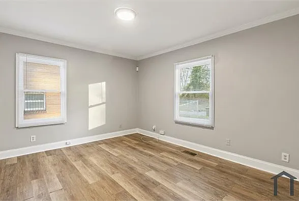 1137 White Oak Ave SW — Photo 16