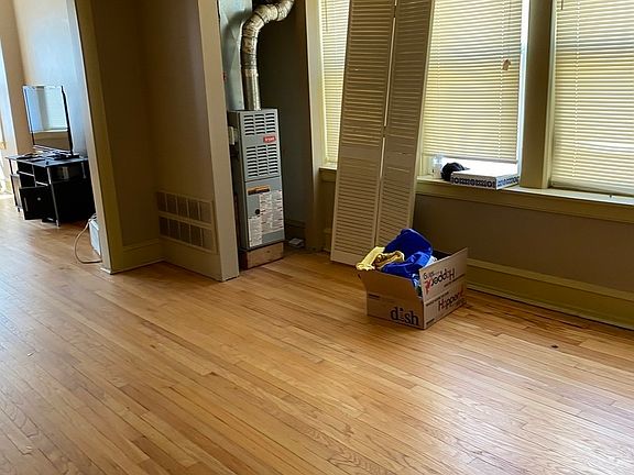 2nd image of 4048 W Kamerling Ave #2R