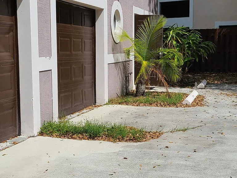 13793 Yarmouth Dr — Photo 1