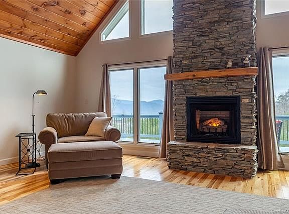 5th image of 1245 Mountain Vista Dr