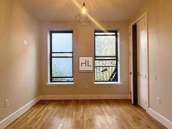 5th image of 144 Evergreen Ave #2B