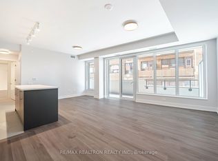 2525 Bathurst St #703, Toronto, ON M6B 2Y9