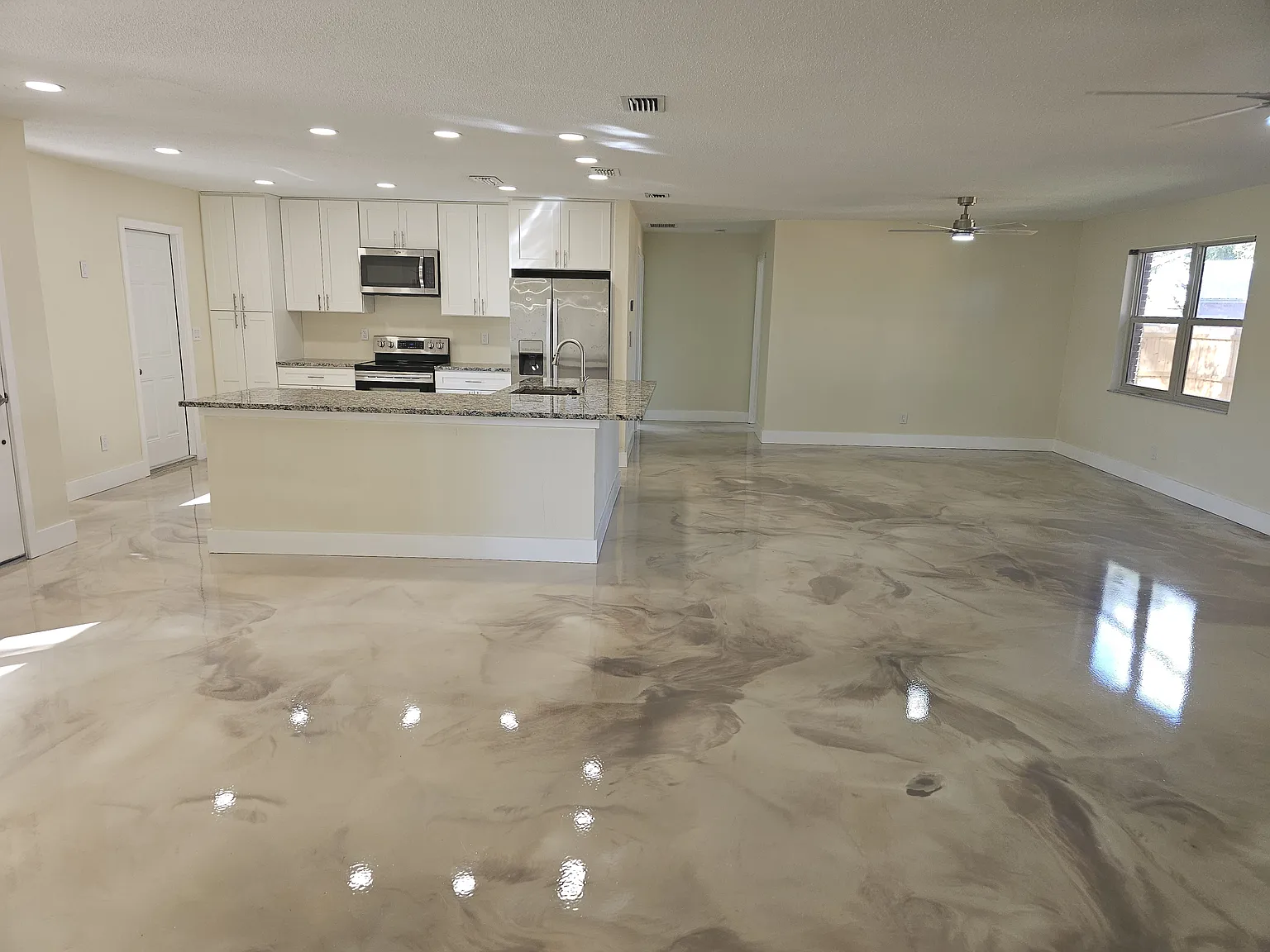3 bed, 1728 sqft, $3,000 — Photo 4